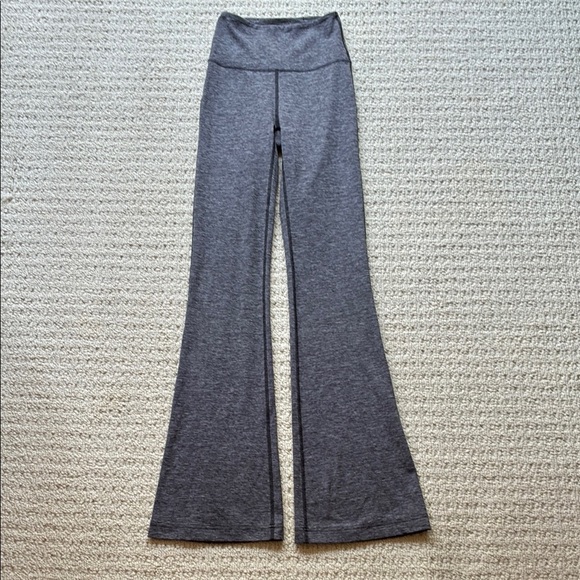 Lululemon Groove Super-High-Rise Flared Pant Nulu Heathered Graphite Grey Size 2 - Picture 2 of 10
